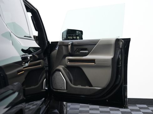 Used 2025 GMC Hummer EV 3X w/ LPO, Sport Package image 25