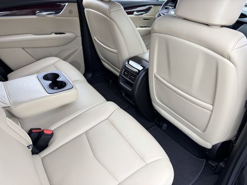 Used 2019 Cadillac XT5 Luxury FWD image 14