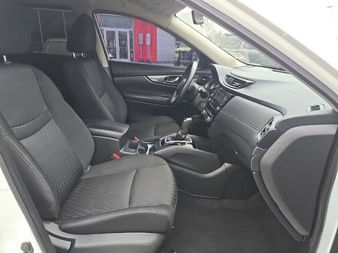 Used 2018 Nissan Rogue SV image 20