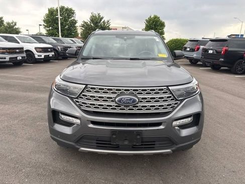 Used 2021 Ford Explorer Limited w/ Equipment Group 301A AWD/4WD image 2