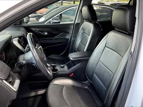 Used 2022 GMC Terrain SLT w/ Elevation Edition image 7