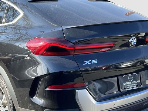 Used 2022 BMW X6 xDrive40i w/ Executive Package image 11