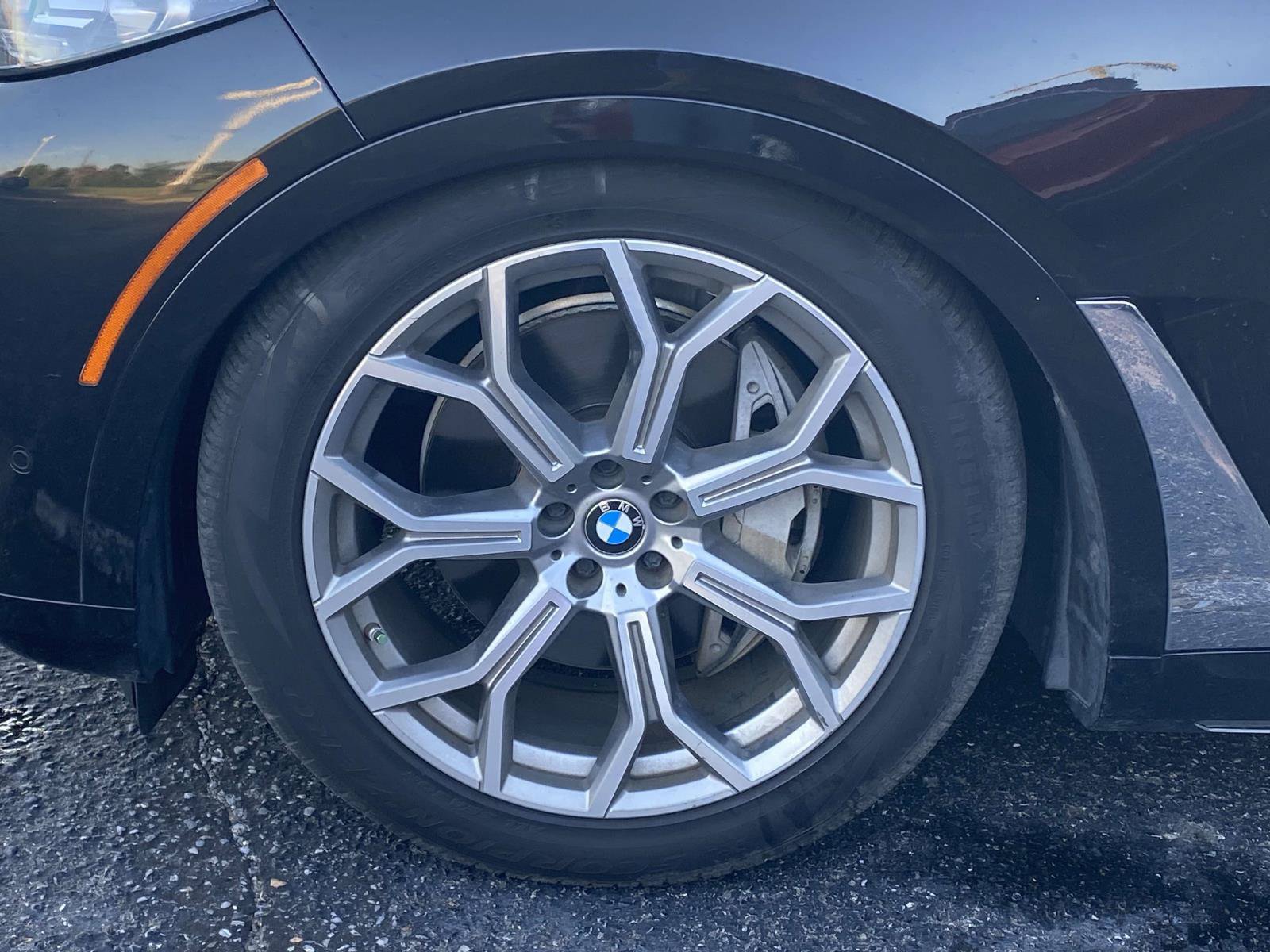 Used 2020 BMW X7 xDrive40i w/ Premium Package AWD/4WD image 9