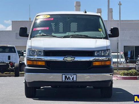 Used 2025 Chevrolet Express 2500 w/ Driver Convenience Package RWD image 9