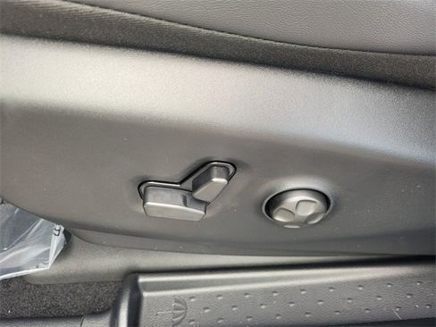 New 2026 Chrysler Voyager LX image 4