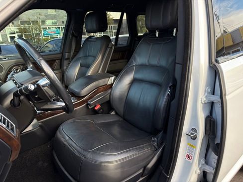 Used 2020 Land Rover Range Rover image 21