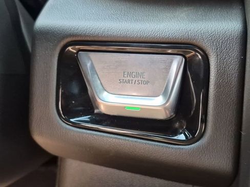 Certified 2025 GMC Yukon Denali AWD/4WD image 9