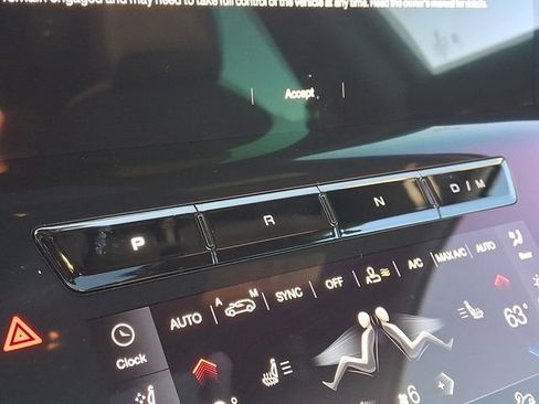 Used 2025 Maserati Grecale Modena image 15