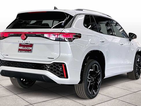 New 2026 Volkswagen Tiguan SEL R-Line image 4