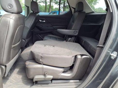 Used 2021 Chevrolet Traverse LT AWD/4WD image 12