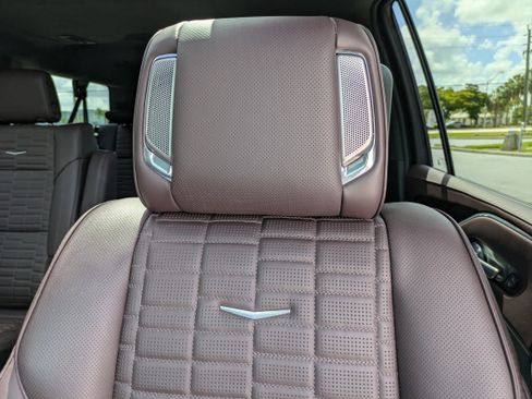 Used 2024 Cadillac Escalade ESV Sport Platinum w/ LPO, ONYX Package AWD/4WD image 18