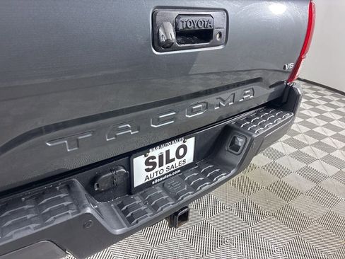 Used 2019 Toyota Tacoma TRD Off-Road image 7