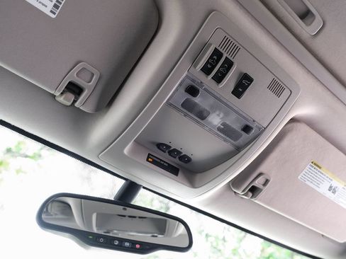 Used 2013 GMC Yukon XL Denali AWD/4WD image 31