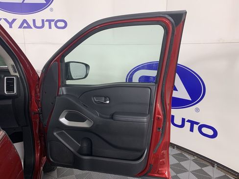 Used 2022 Nissan Frontier SV image 35
