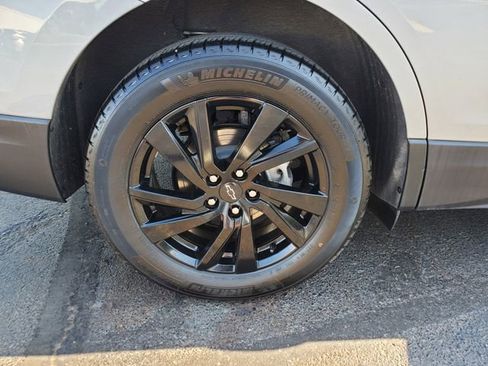 Certified 2024 Chevrolet Equinox LS w/ LS Convenience Package FWD image 9