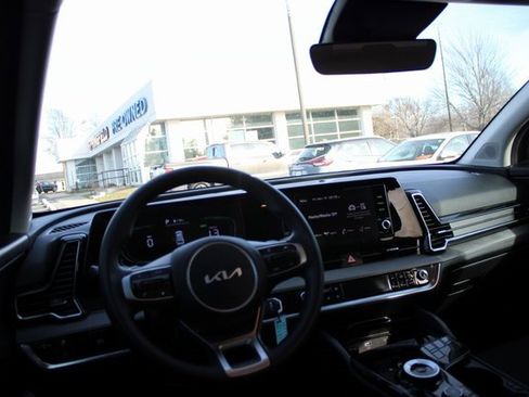 Certified 2024 Kia Sportage LX image 6