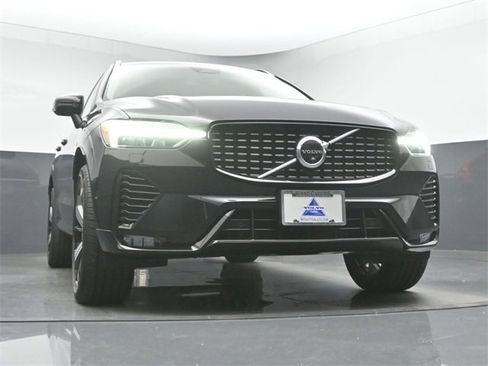 Used 2023 Volvo XC60 B6 Ultimate w/ Protection Package Premier image 38
