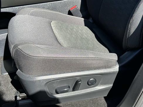 Used 2024 Nissan Pathfinder SV AWD/4WD image 16