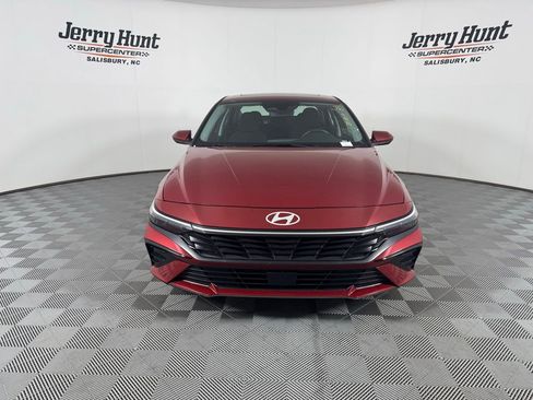 Used 2025 Hyundai Elantra SEL image 7