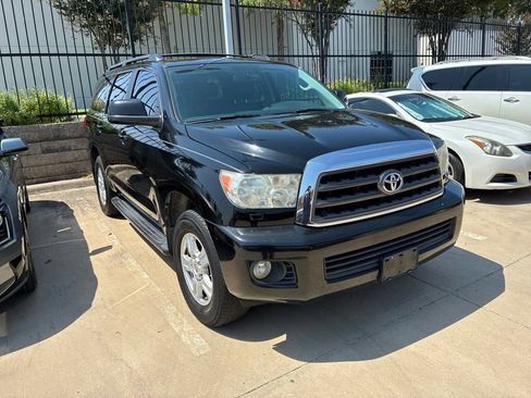 Used 2015 Toyota Sequoia SR5 RWD image 1