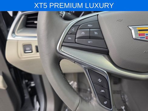 Used 2023 Cadillac XT5 Premium Luxury image 18
