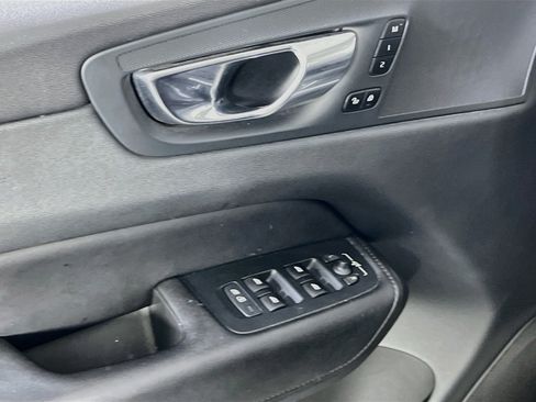 Used 2023 Volvo XC60 B5 Plus AWD/4WD image 17