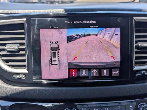 Used 2022 Chrysler Pacifica Touring-L w/ Uconnect Theater Family Group FWD image 34