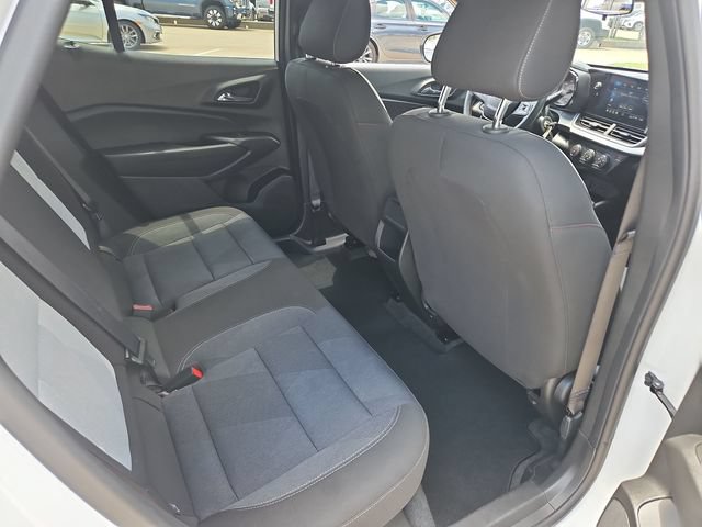 Used 2025 Chevrolet Trax RS w/ Driver Confidence Package FWD image 23
