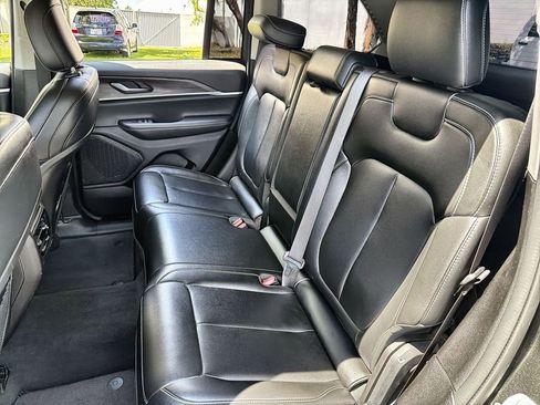 Used 2023 Jeep Grand Cherokee Limited w/ Trailer Tow Prep Group (B) image 24