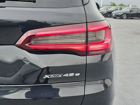Used 2023 BMW X5 xDrive45e w/ Climate Comfort Package image 35