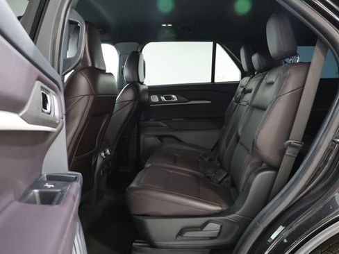 Used 2026 Ford Explorer Platinum AWD/4WD image 34