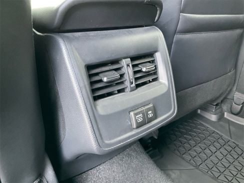 Used 2022 Toyota Avalon XSE image 29