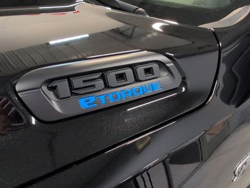 New 2026 RAM 1500 4x4 Crew Cab image 12
