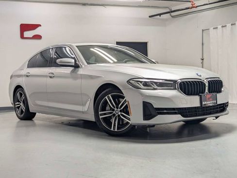 Used 2021 BMW 530i w/ Premium Package image 2