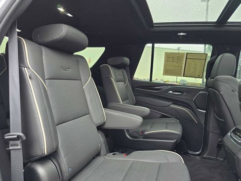 Used 2024 Cadillac Escalade Sport image 14