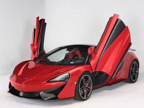 Used 2017 McLaren 570S Coupe RWD image 1