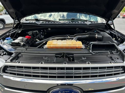 Used 2018 Ford F150 Lariat w/ Equipment Group 502A Luxury AWD/4WD image 33