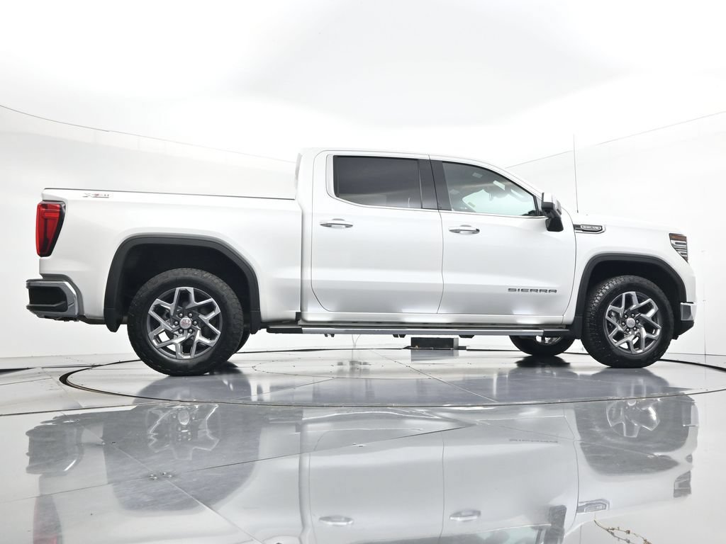 Used 2022 GMC Sierra 1500 SLT w/ SLT Convenience Package AWD/4WD image 34