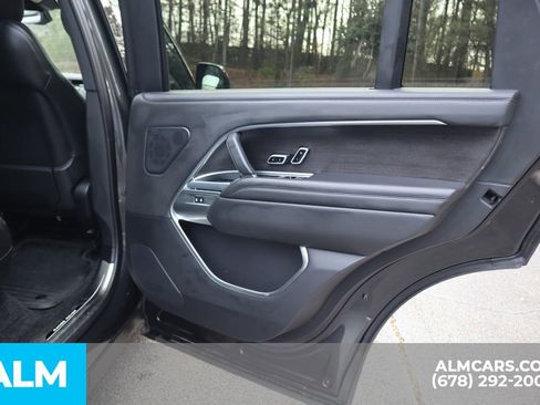 Used 2025 Land Rover Range Rover Long Wheelbase SE image 31