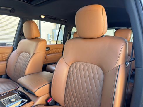 Used 2024 INFINITI QX80 Sensory AWD/4WD image 41