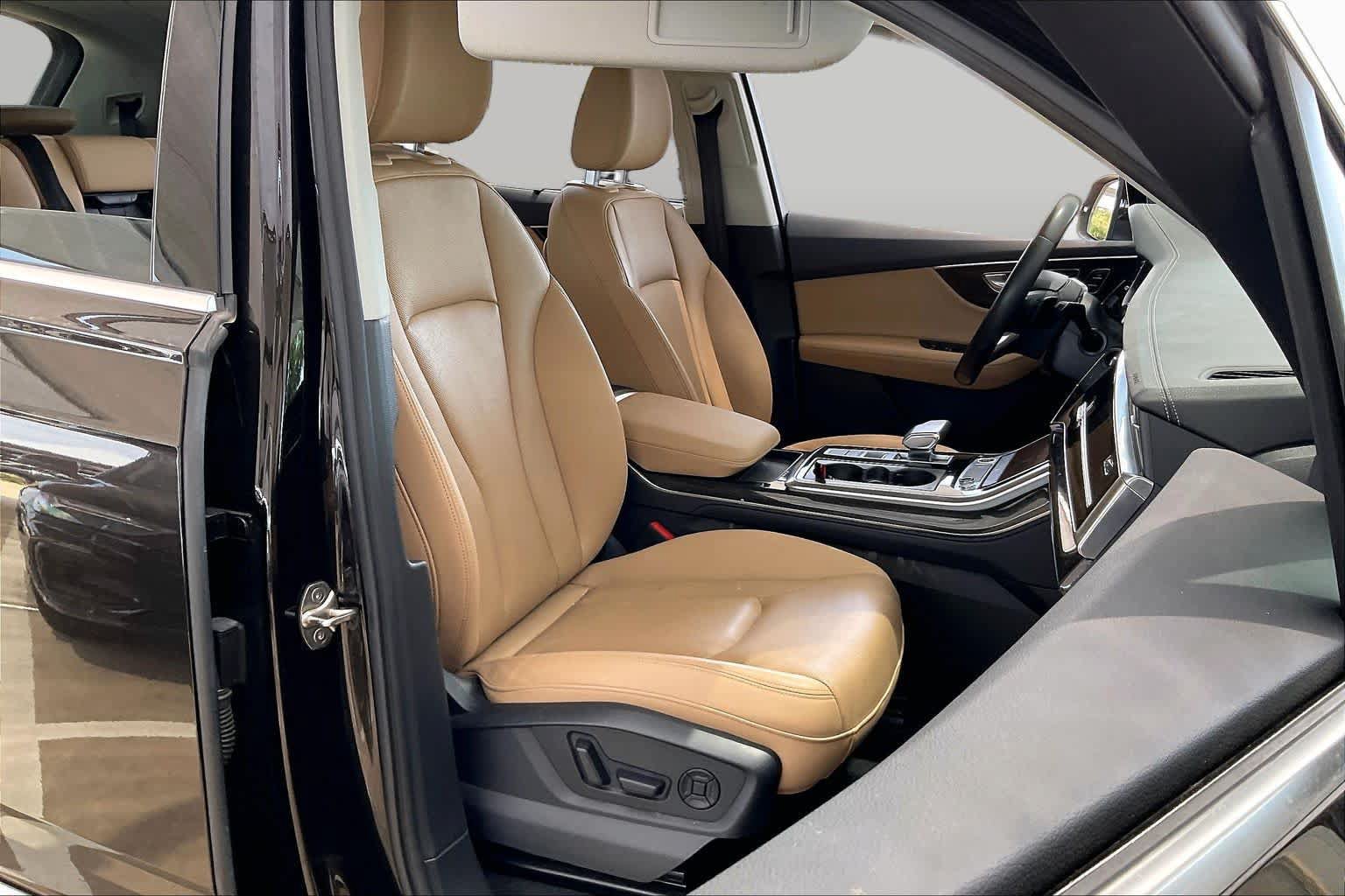 Used 2023 Audi Q7 2.0T Premium Plus w/ Premium Plus Package AWD/4WD image 9