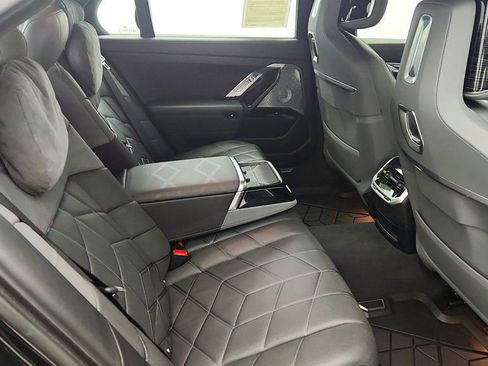 Used 2024 BMW i7 xDrive60 w/ Executive Package image 23