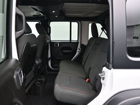 Used 2025 Jeep Wrangler Unlimited Rubicon AWD/4WD image 27