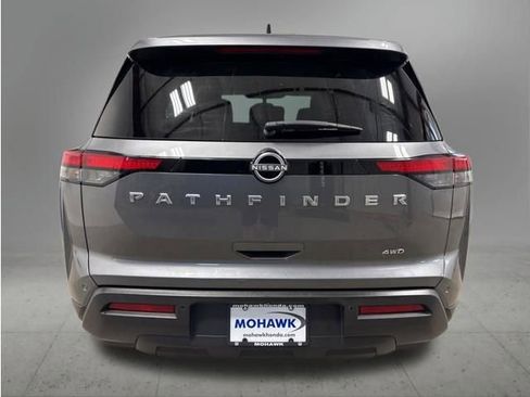 Used 2024 Nissan Pathfinder S AWD/4WD image 4