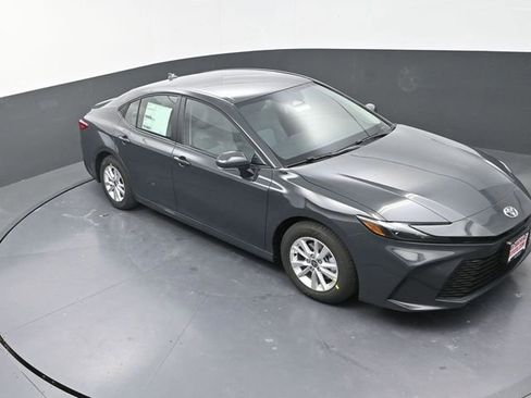 New 2026 Toyota Camry LE FWD image 19