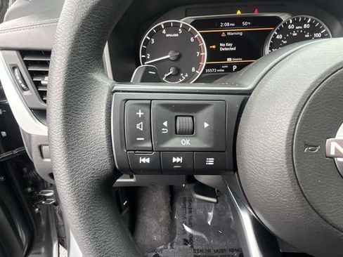 Used 2024 Nissan Rogue S image 23