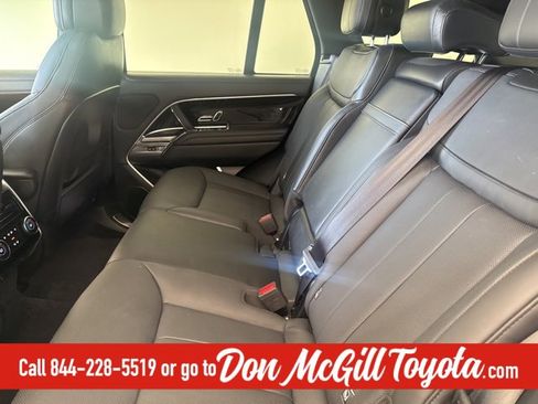 Used 2023 Land Rover Range Rover SE image 10