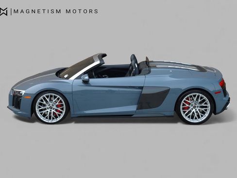 Used 2020 Audi R8 V10 w/ Carbon Exterior Package image 3
