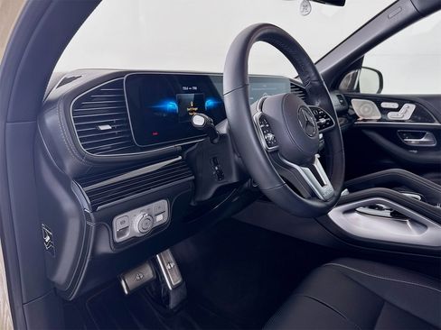 Used 2023 Mercedes-Benz Maybach GLS 600 4MATIC image 10