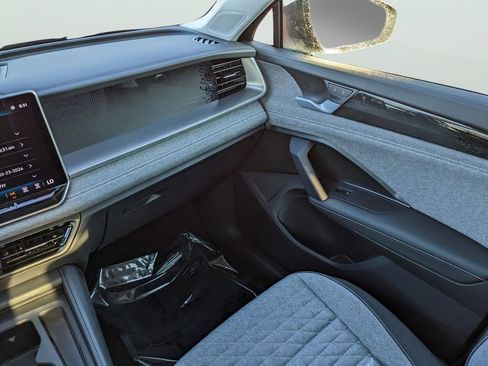New 2026 Volkswagen Tiguan S FWD image 13